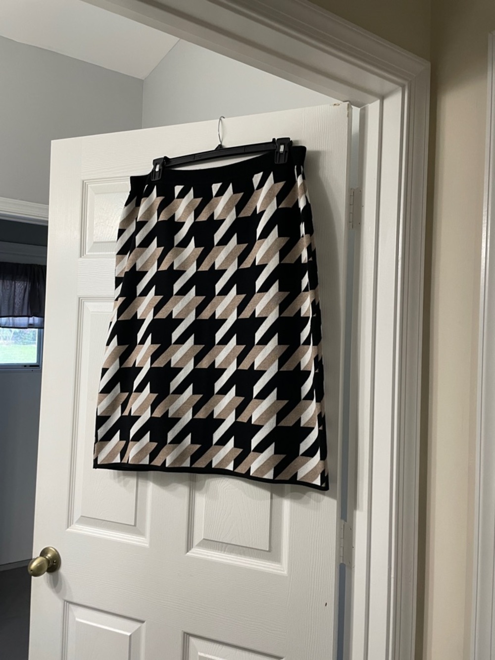 Black and Beige Geometric Knit Skirt NWT great with solid top size XL